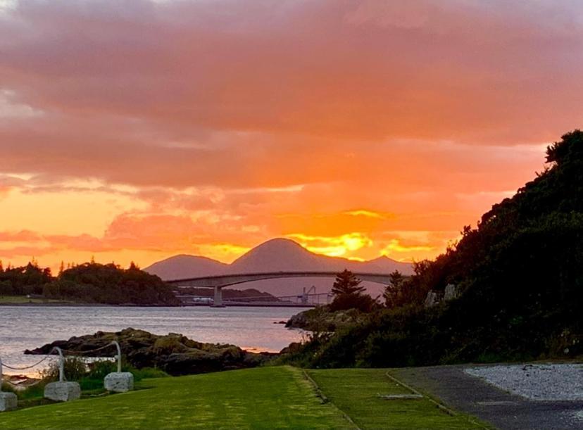 Lochalsh Hotel With Views To The Beautiful Isle Of Skye Кайл-оф-Лохалш Экстерьер фото